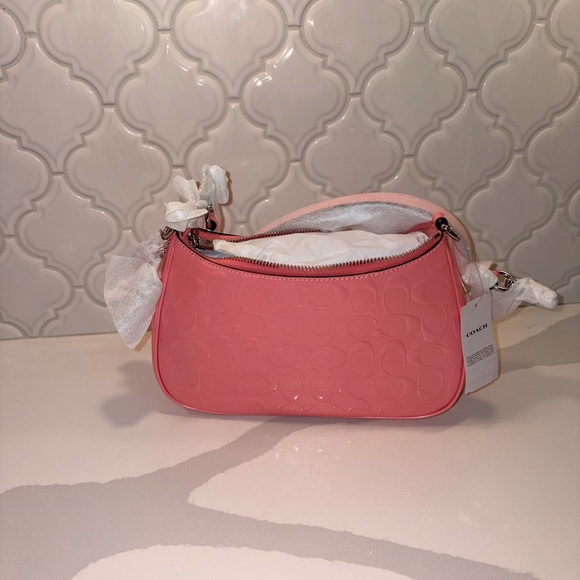 NWT 💜 Coach Teri Shoulder Bag In Signature Leather With Heart Charm - Picture 10 of 11